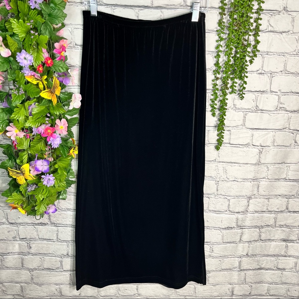 -💙2/$40💙Vintage Clio Black Velour Maxi Skirt Size S/M
